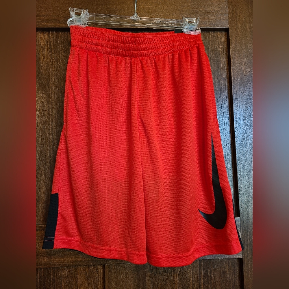 NWT! Nike Boys shorts - Picture 2 of 8